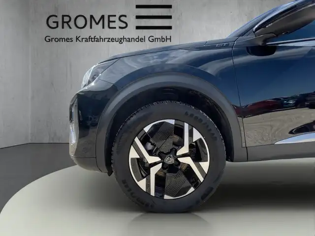 Peugeot 2008 view 11