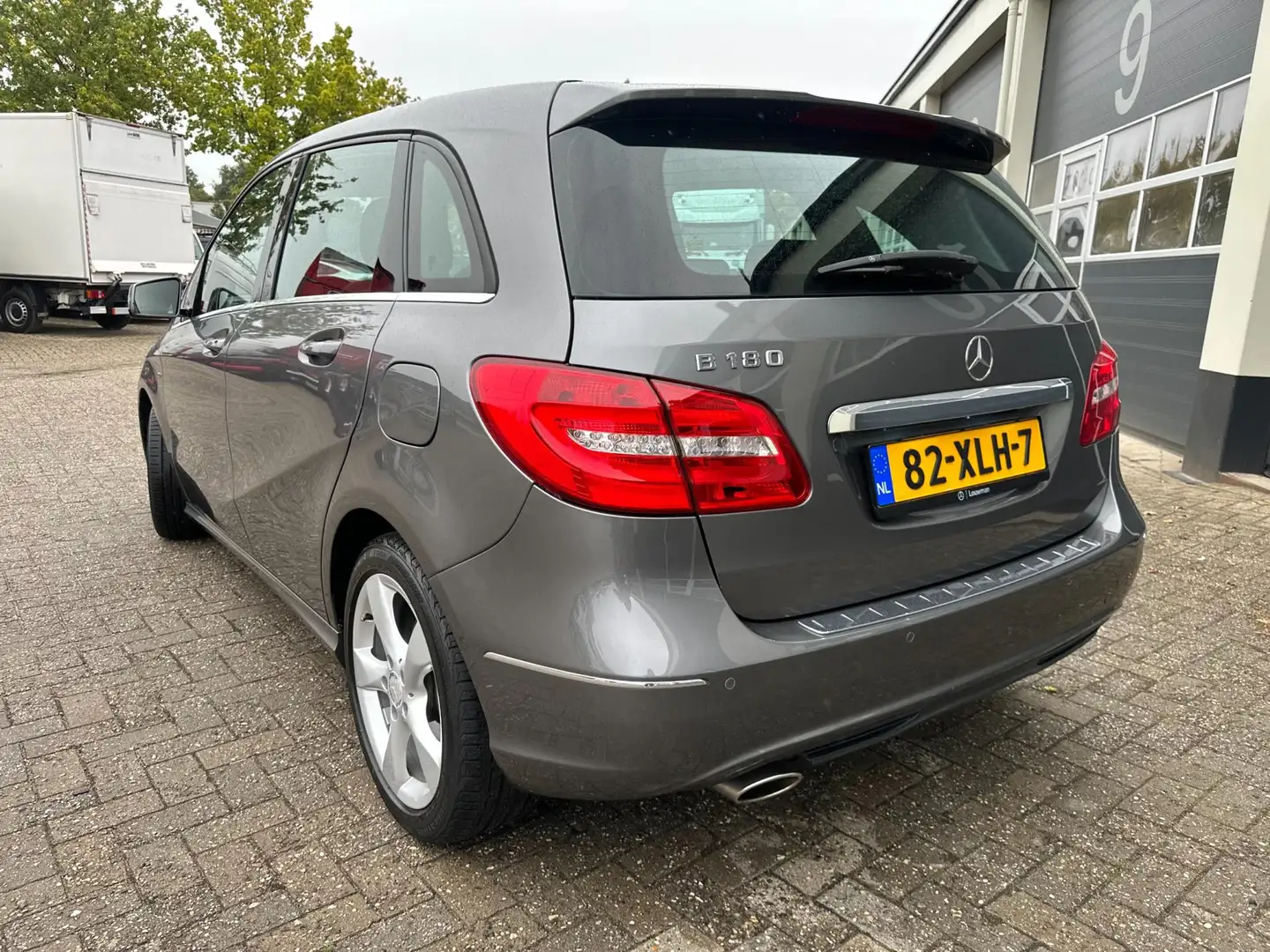 Mercedes-Benz B 180 Ambition, Org NL, 1e Eigenaar Grijs - 2