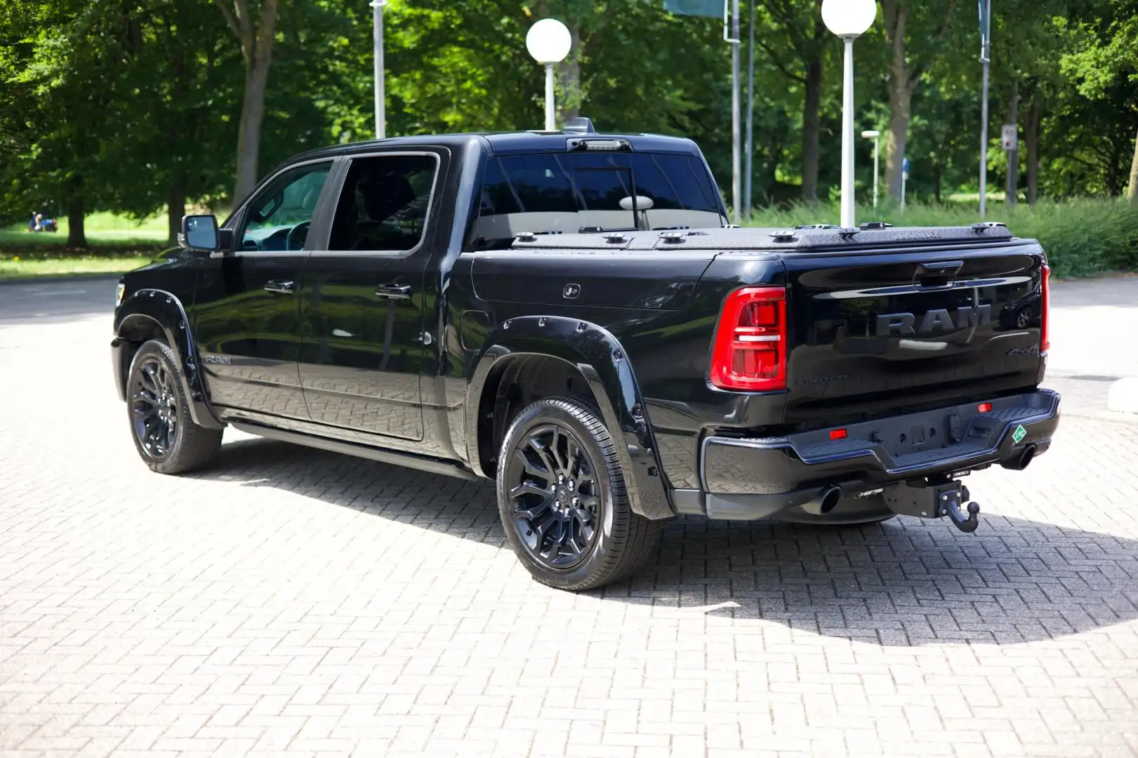 Dodge RAM 1500 Limited Night | Massage | Pano | LPG Zwart - 2