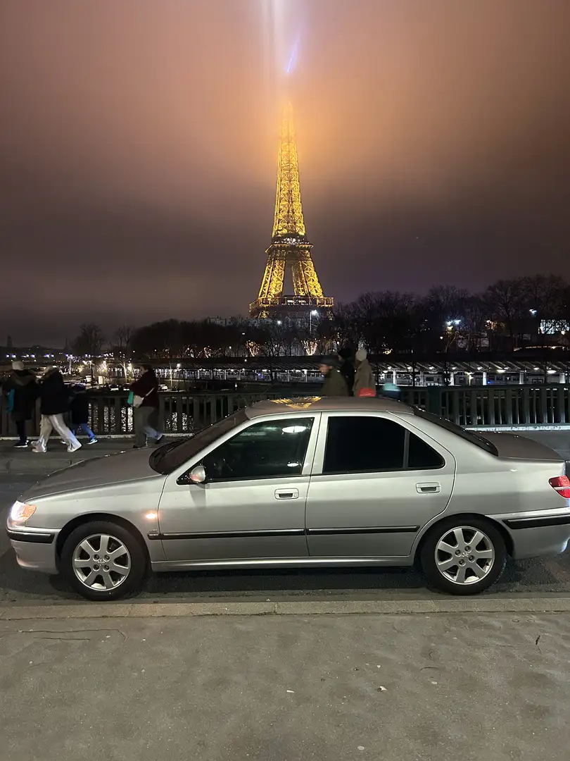 Peugeot 406 2.0 HDi - 110 Confort Gris - 1