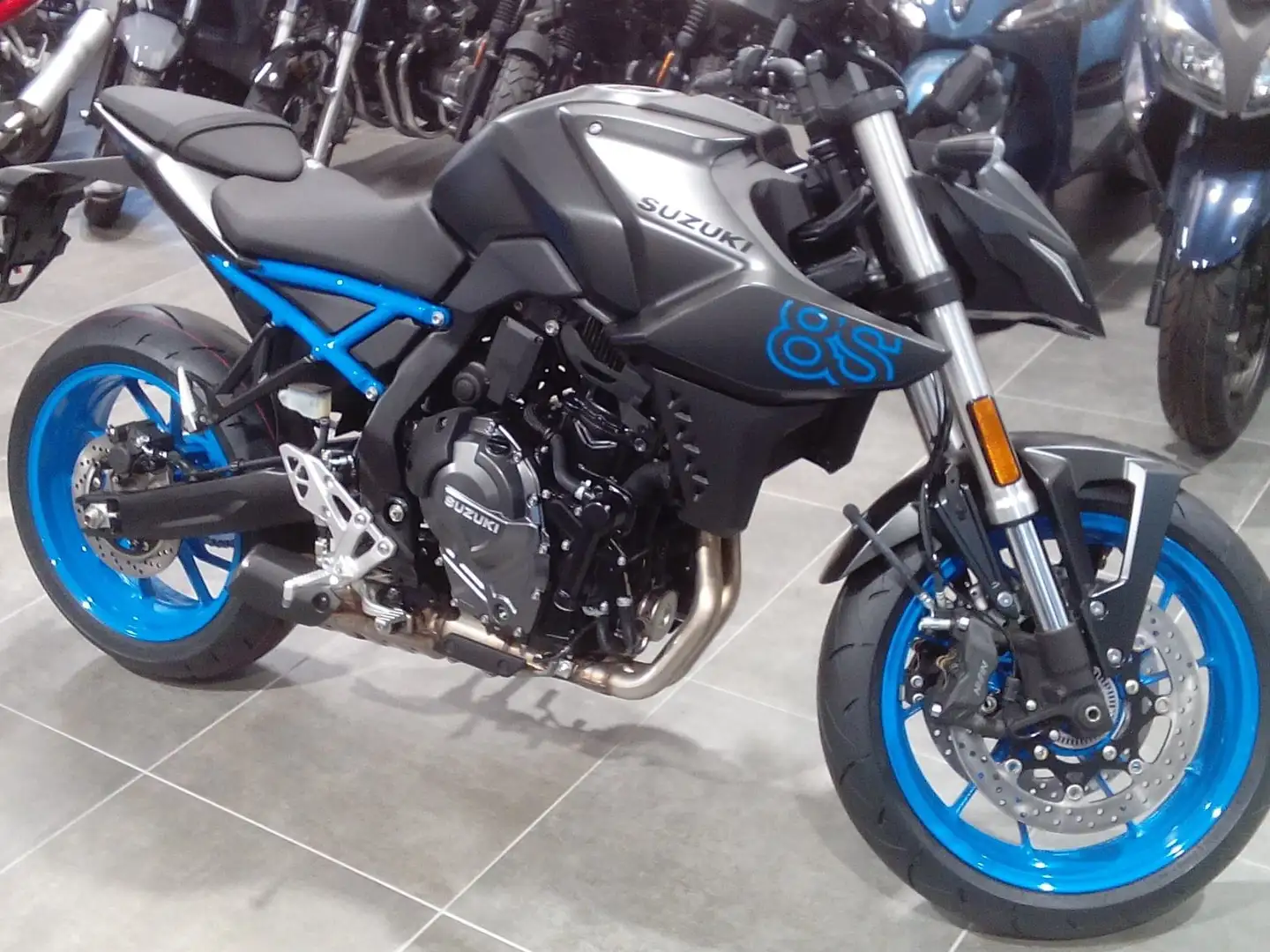 Suzuki GSX 8S Fekete - 1