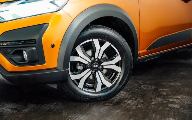 Dacia Sandero Stepway view 5