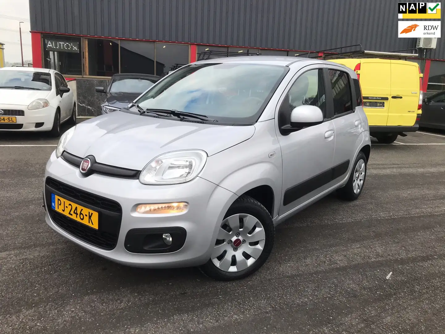 Fiat Panda 0.9 TwinAir Lounge / NAP / !! LAGE KM !! / AIRCO / Grijs - 1