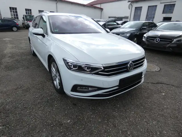Volkswagen Passat Variant Business"Leder"Pano"Navi"Kamera"DigitalTacho