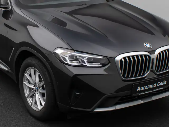 BMW X3 view 16