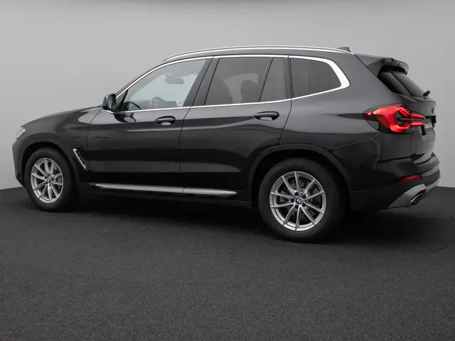BMW X3 view 10