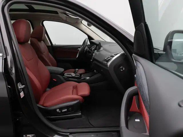 BMW X3 view 24