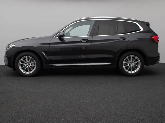 BMW X3 view 11