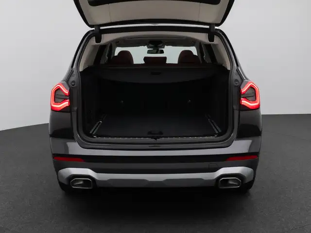 BMW X3 view 13