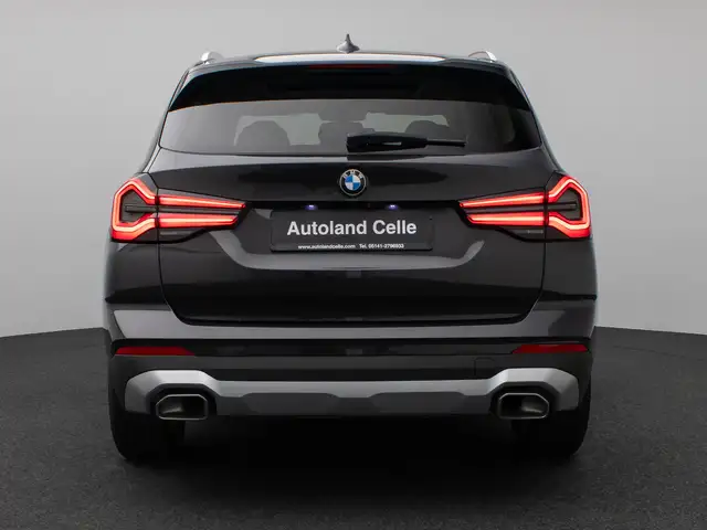 BMW X3 view 8