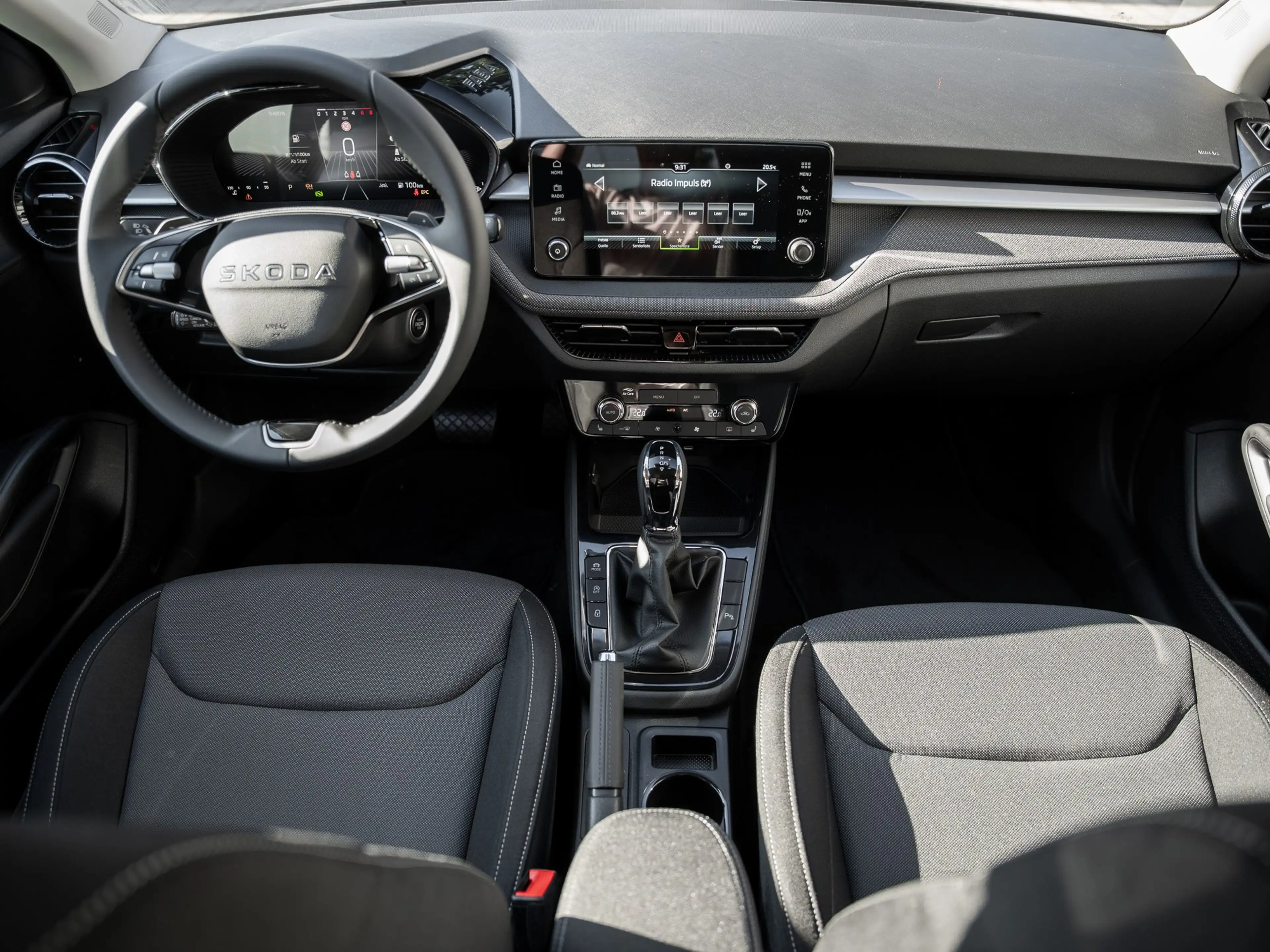 Skoda Fabia Selection 1.5 TSI DSG AHK Kam. Navi ACC — photo 9