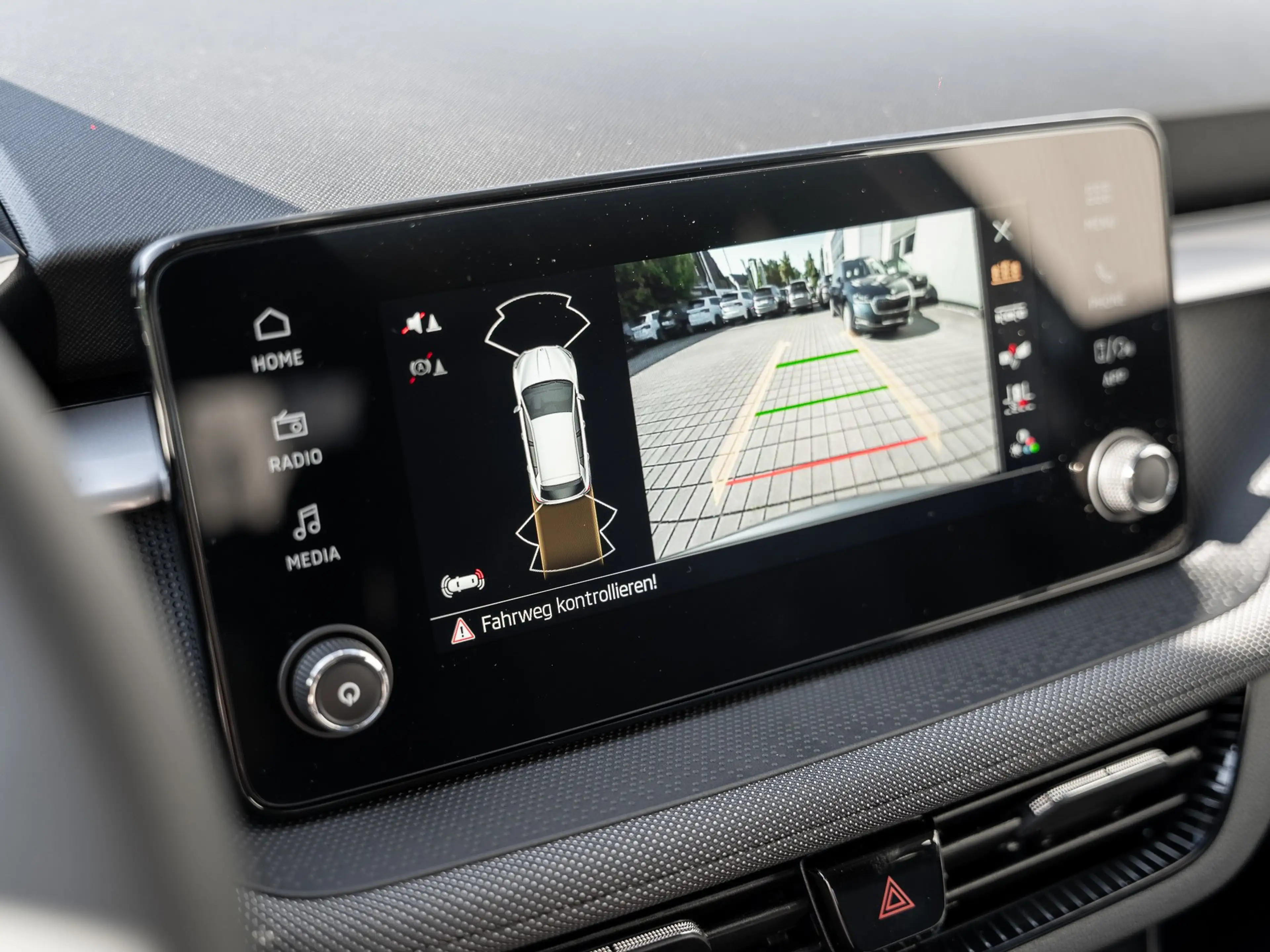 Skoda Fabia Selection 1.5 TSI DSG AHK Kam. Navi ACC — photo 12