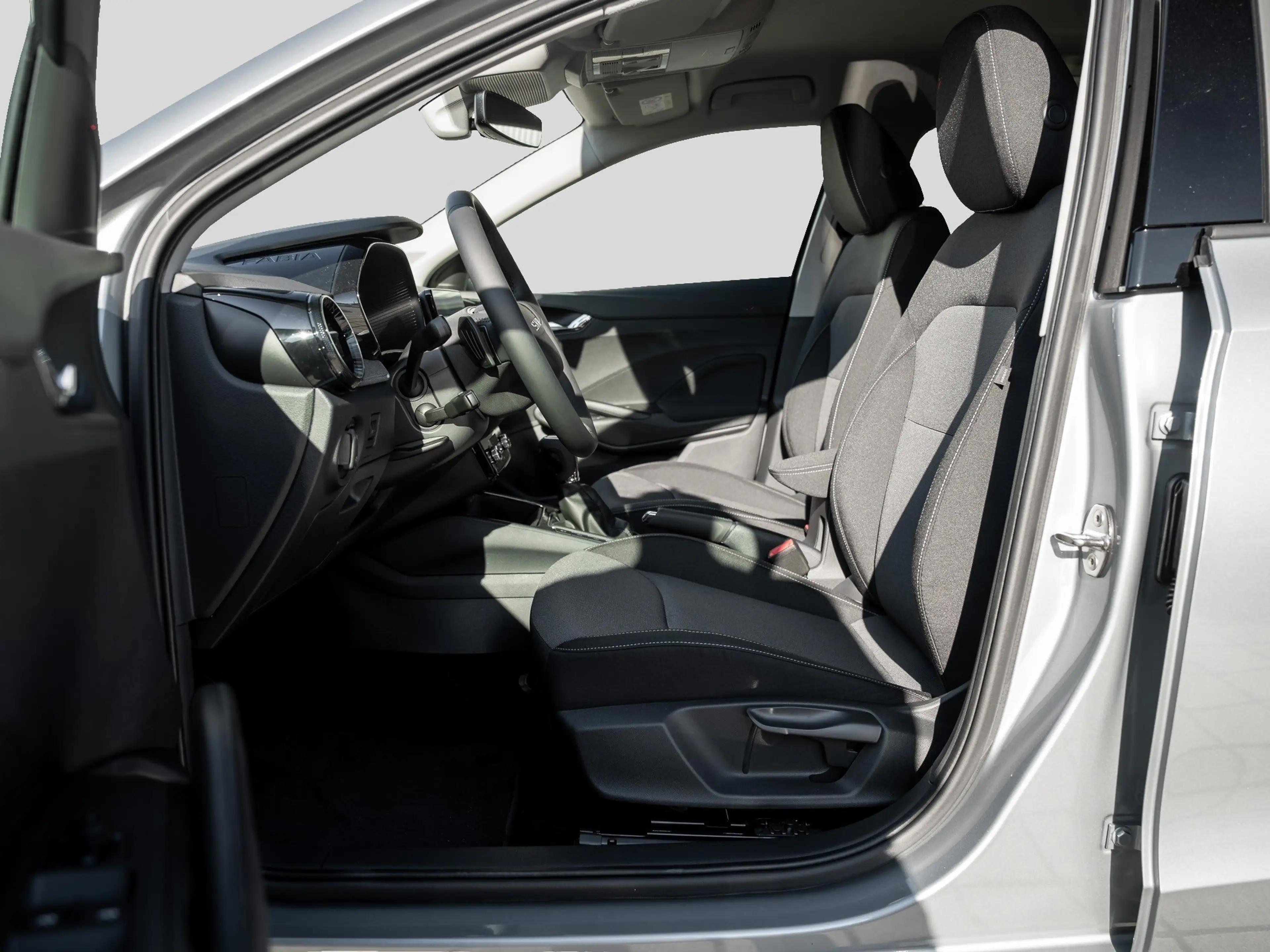 Skoda Fabia Selection 1.5 TSI DSG AHK Kam. Navi ACC — photo 7