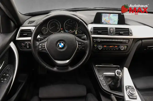 BMW 3 Series view 13