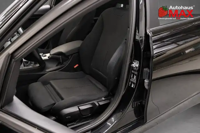 BMW 3 Series view 12