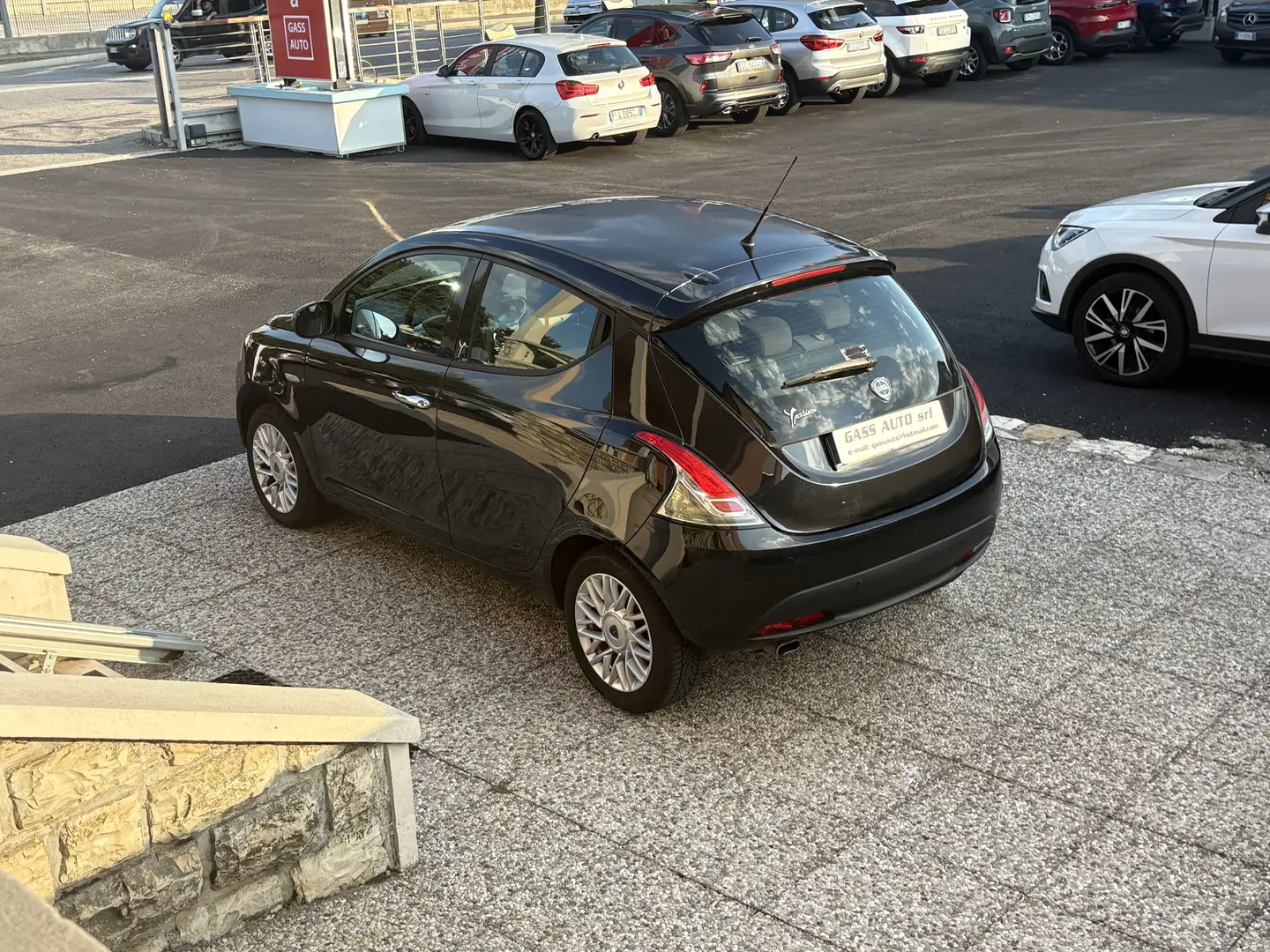 Lancia Ypsilon 1.2 8v Gold s&s 69cv E6 Blau - 2