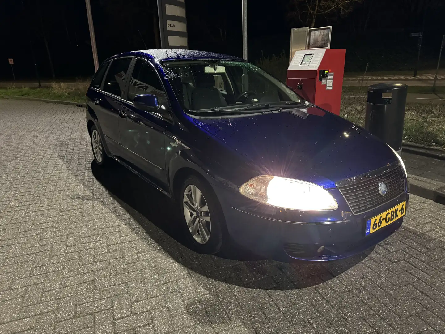 Fiat Croma 2.2 16V Dynamic Blauw - 1