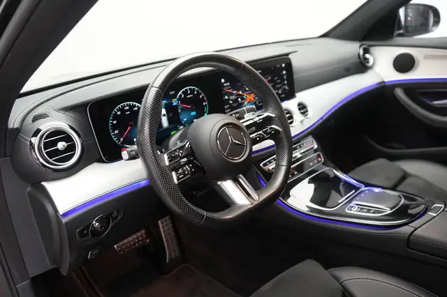 Mercedes-Benz 300 view 13