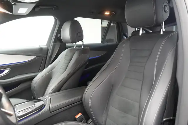 Mercedes-Benz 300 view 10
