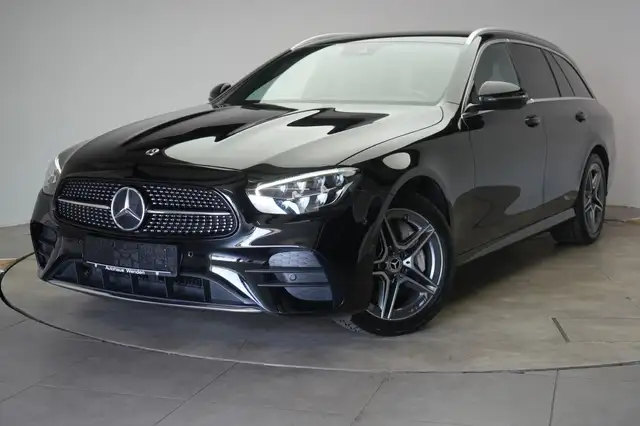 Mercedes-Benz 300 view 3