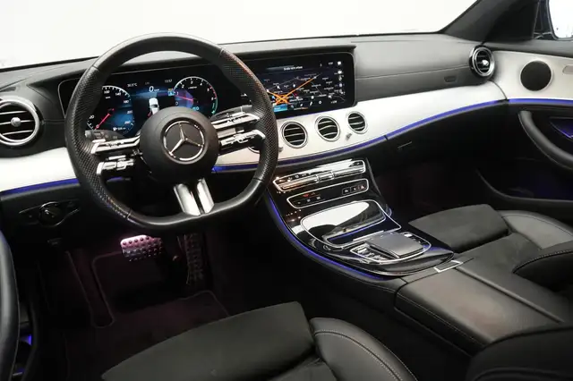 Mercedes-Benz 300 view 12