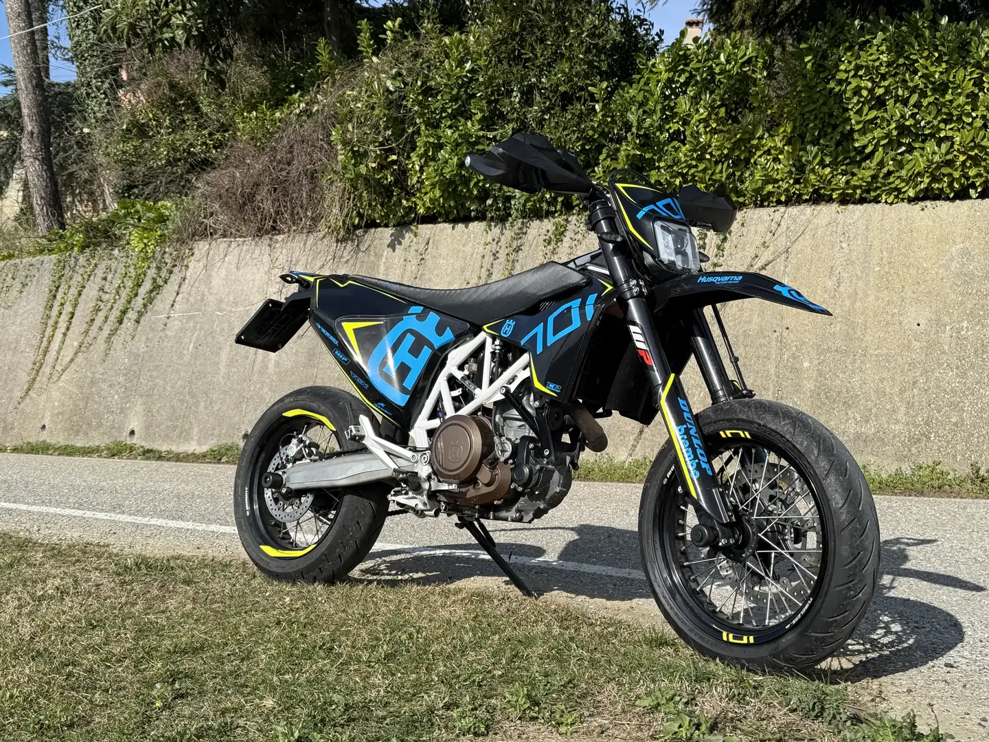 Husqvarna 701 Supermoto - 1