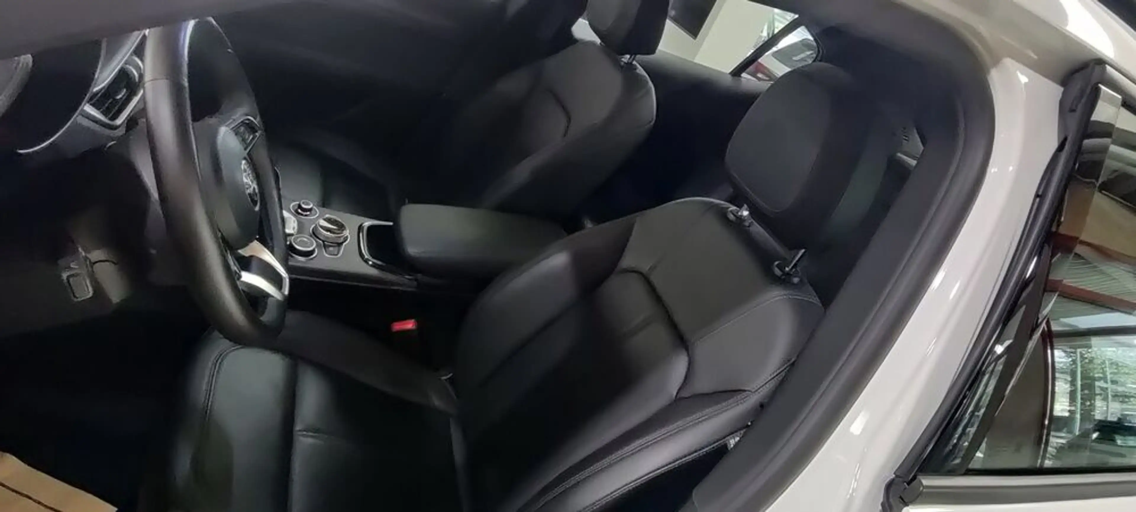 Alfa Romeo Stelvio Veloce 2,2 16V 210 AT8 Q4 — photo 13