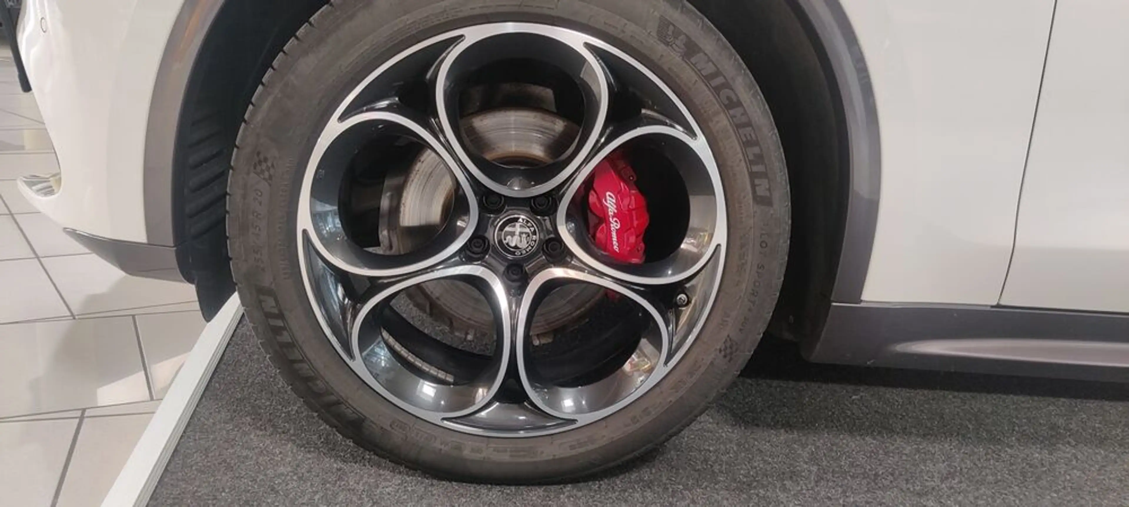 Alfa Romeo Stelvio Veloce 2,2 16V 210 AT8 Q4 — photo 5