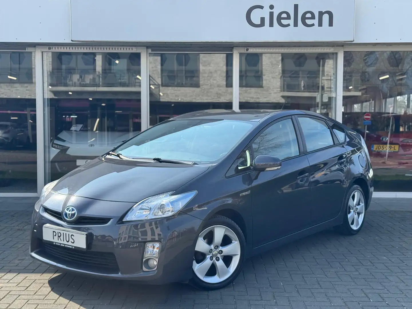 Toyota Prius 1.8 Full Hybrid Aspiration | Head up display, 17 i Grijs - 1