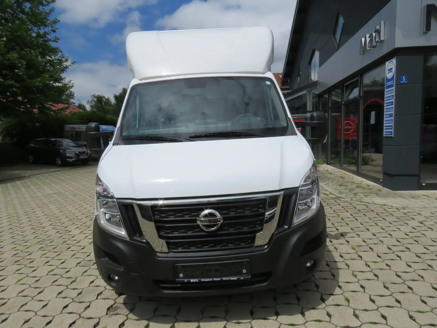 Nissan Interstar L3H1 N-Connecta 145PS 6MT FWD mit Kofferaufbau Weiß - 2
