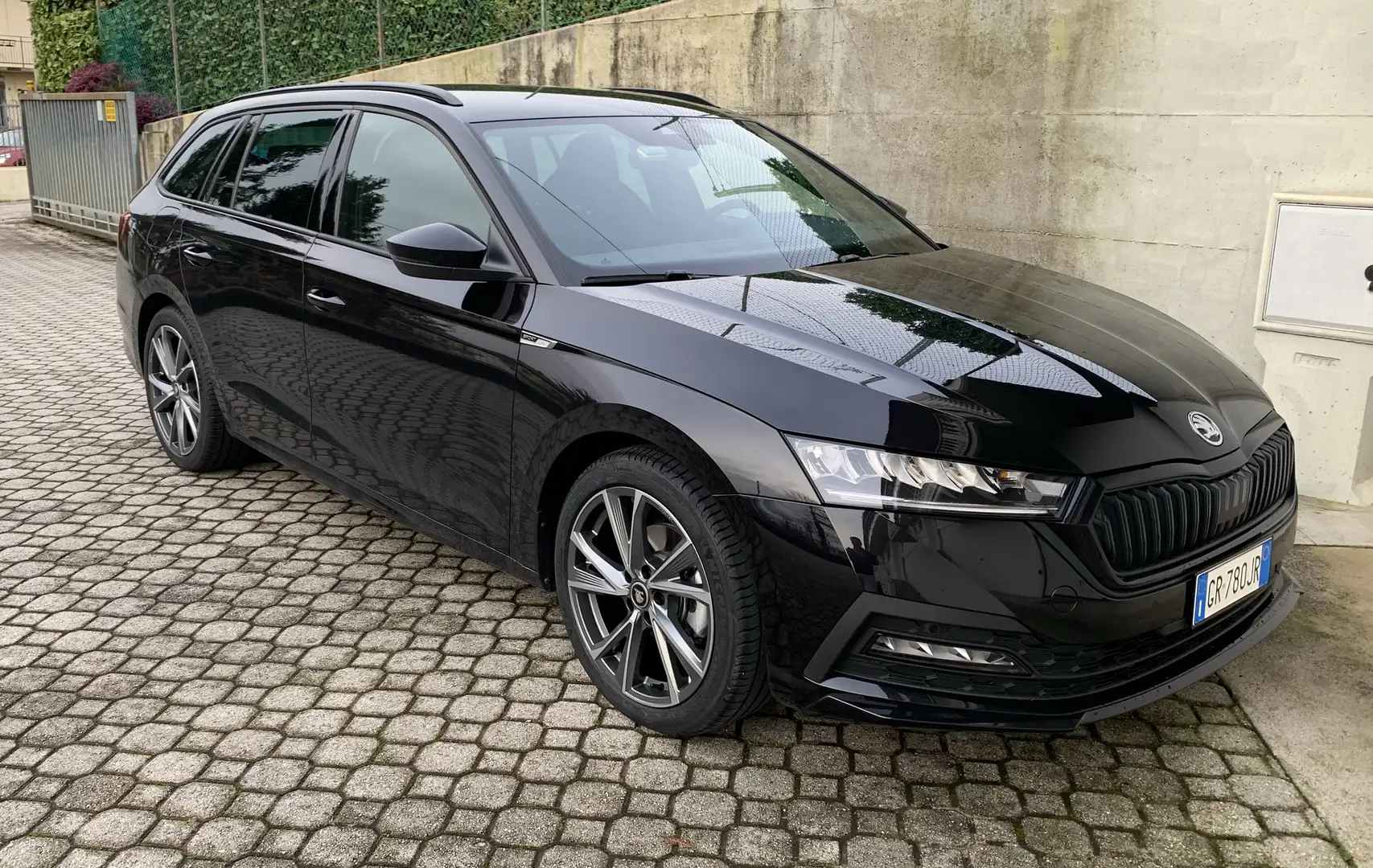 Skoda Octavia Wagon 2.0 tdi evo Sportline 150cv dsg Nero - 1
