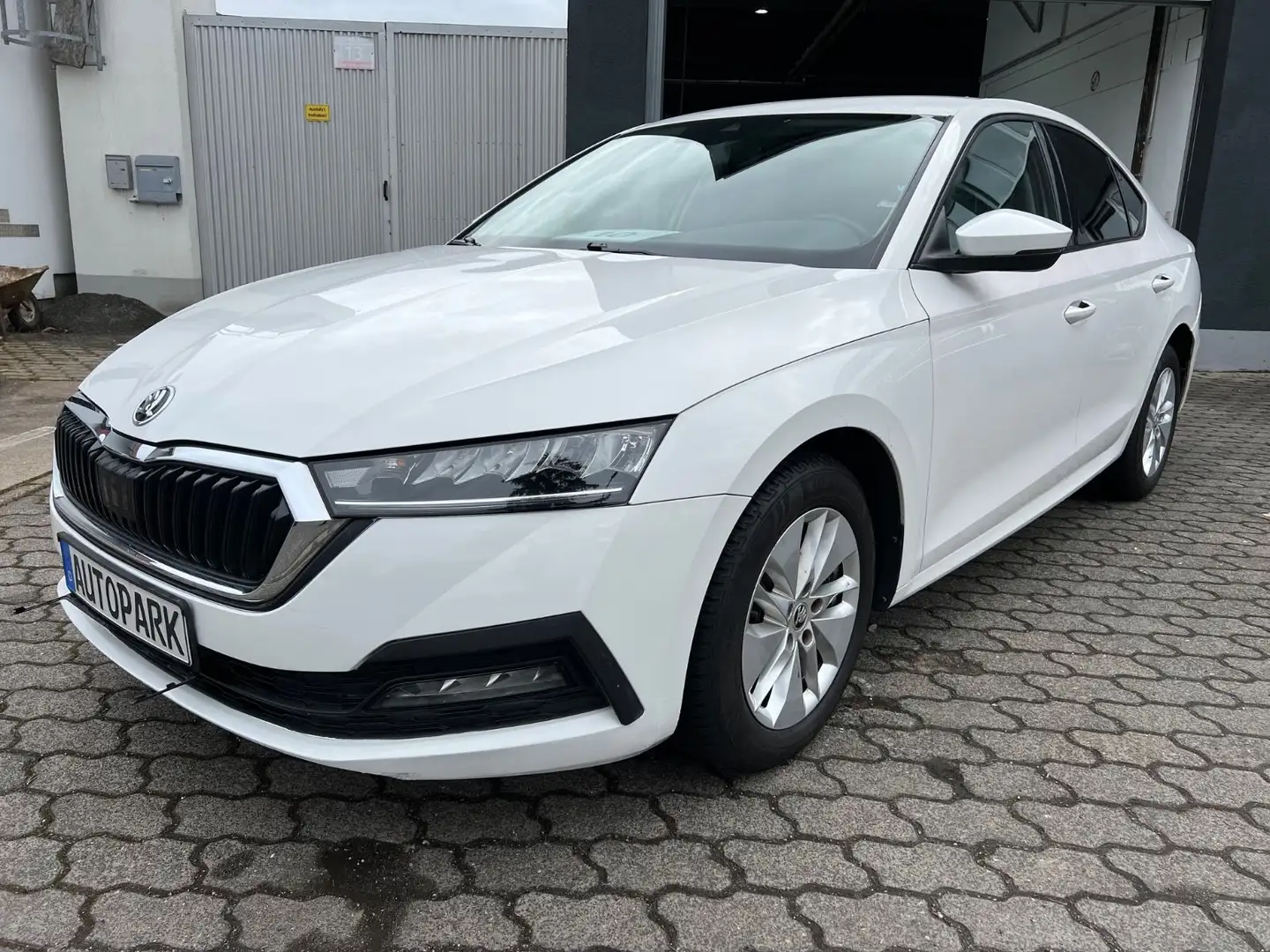 Skoda Octavia Lim. Ambition 2.0 TDI*1.HD*40xVerfügbar* Blanc - 1