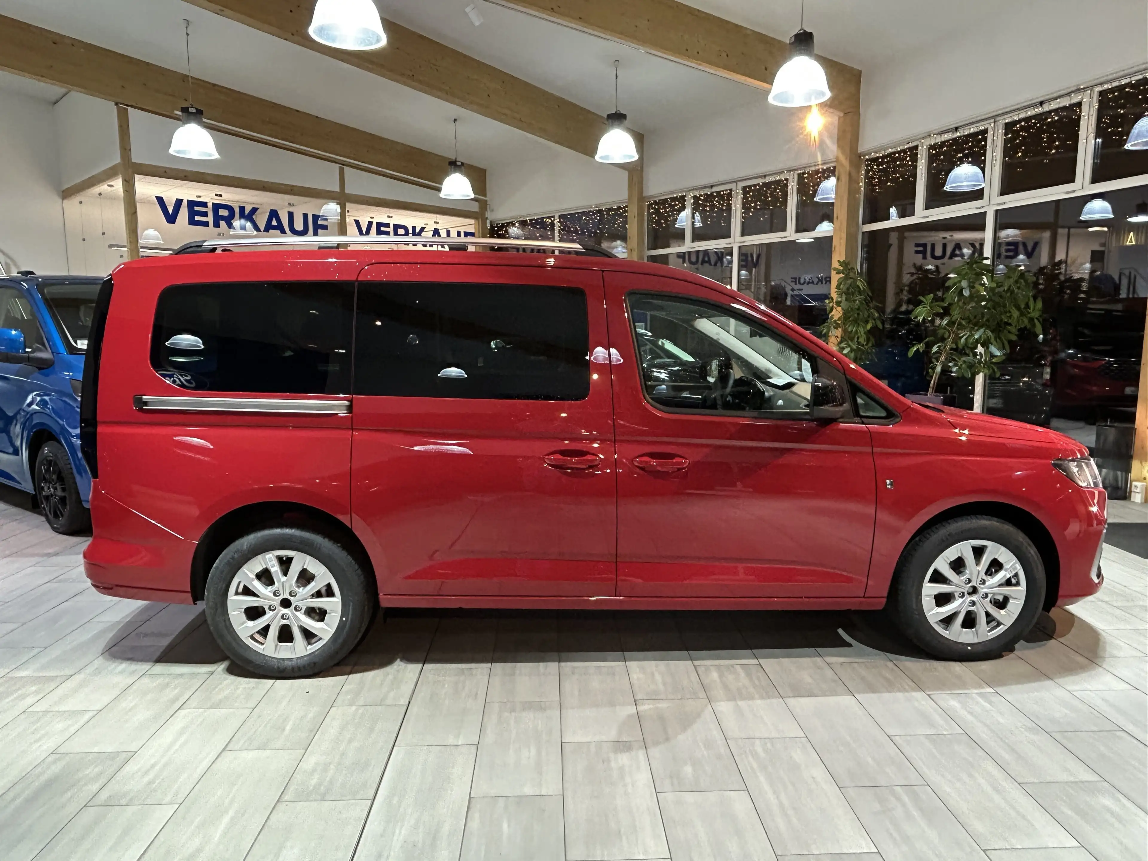 Ford Tourneo Connect Grand Tourneo Connect PHEV Titanium — photo 4