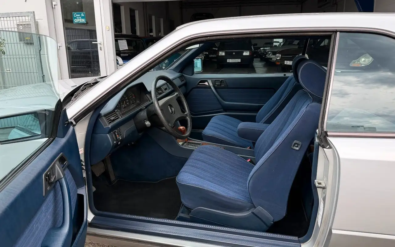 Mercedes-Benz 230 CE , Klima, Automatik, E-Sitze, etc. H-Zul., foto 9
