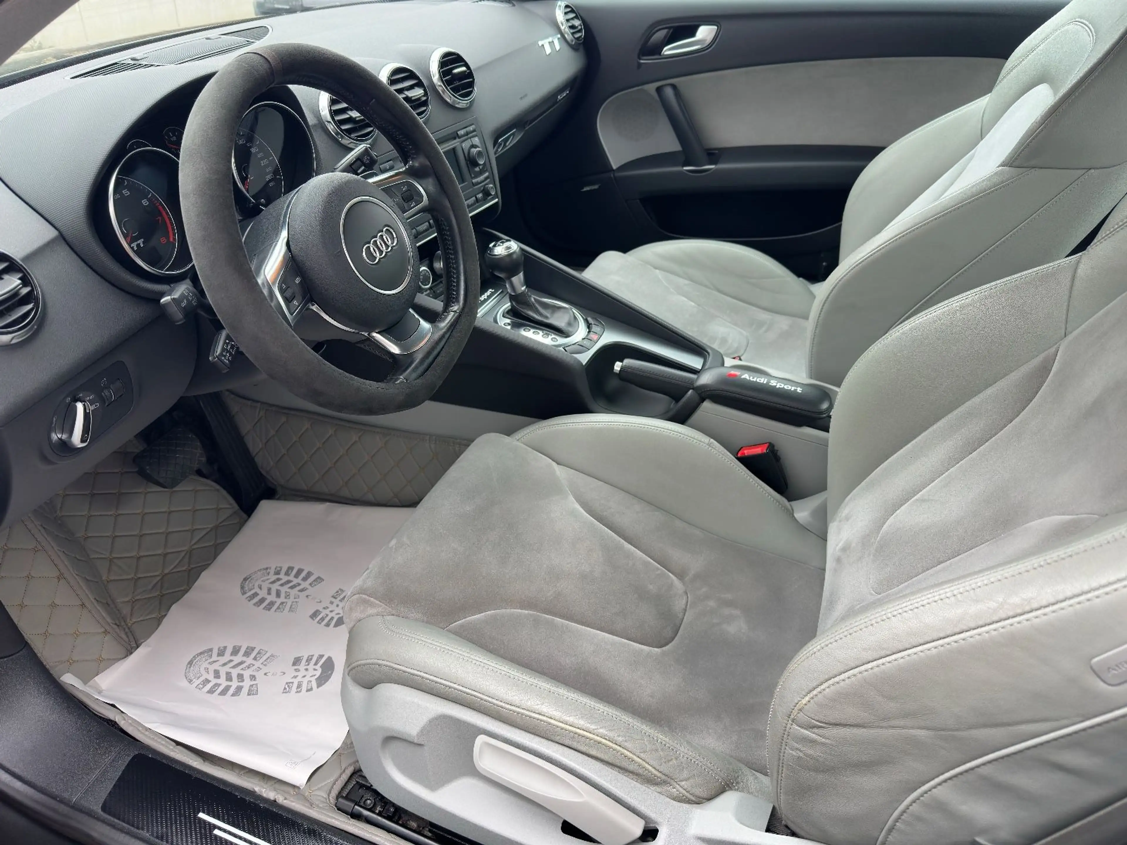 Audi TT Coupe quattro — photo 9
