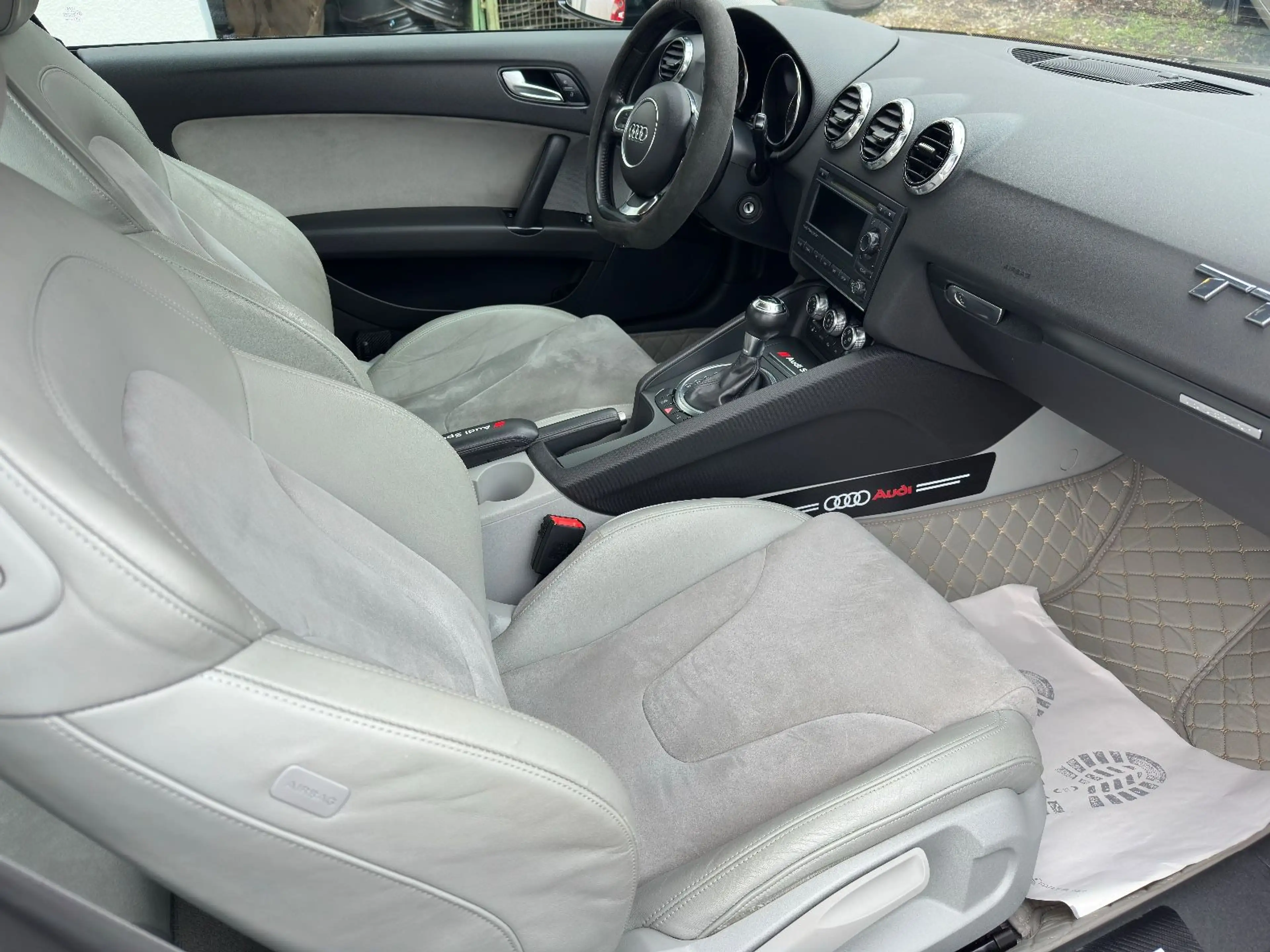 Audi TT Coupe quattro — photo 10