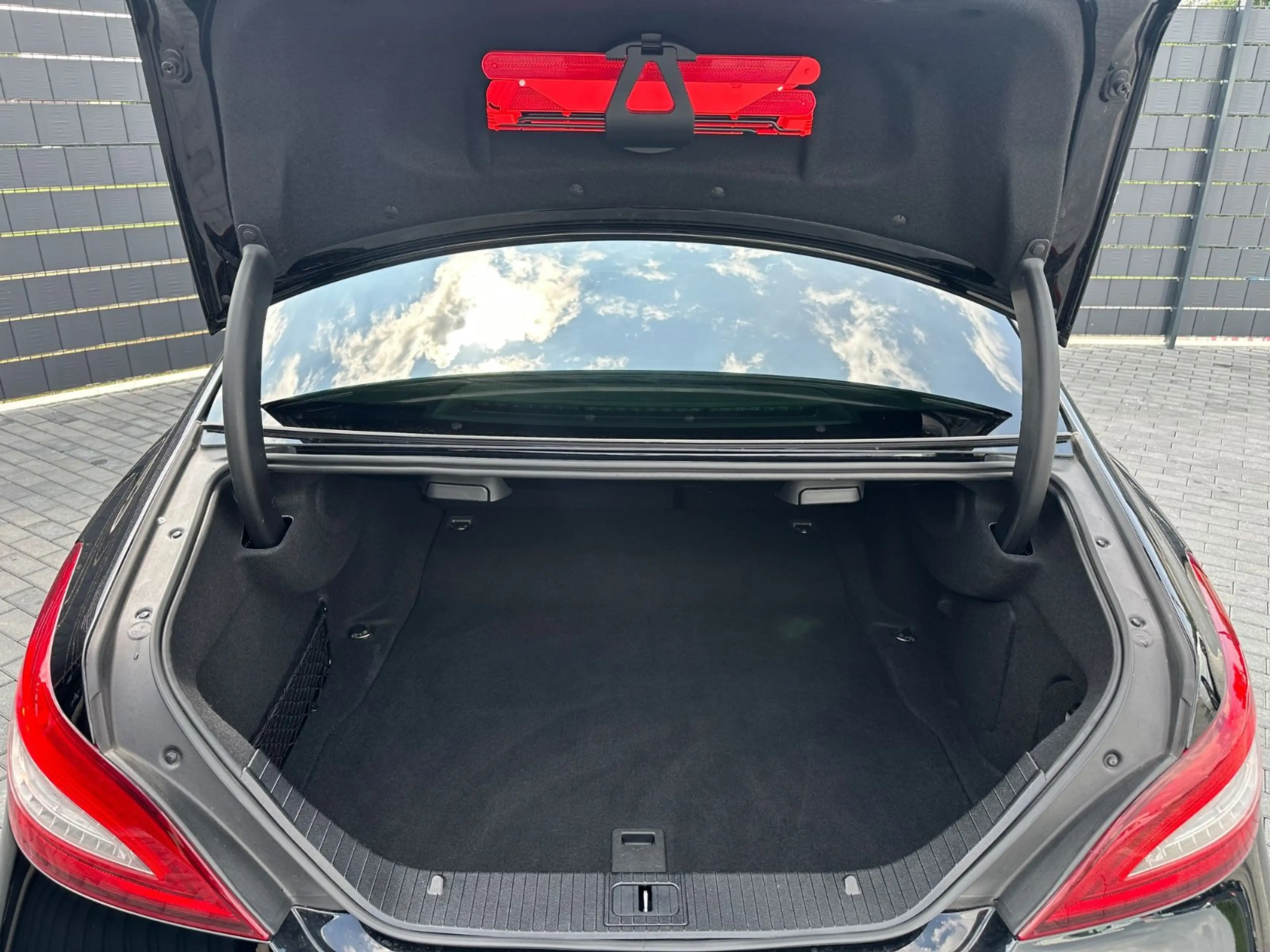 Mercedes-Benz CLS 63 AMG 4M*7G*DESIGNO*360*MEMORY*LED*KEYLESS — photo 13