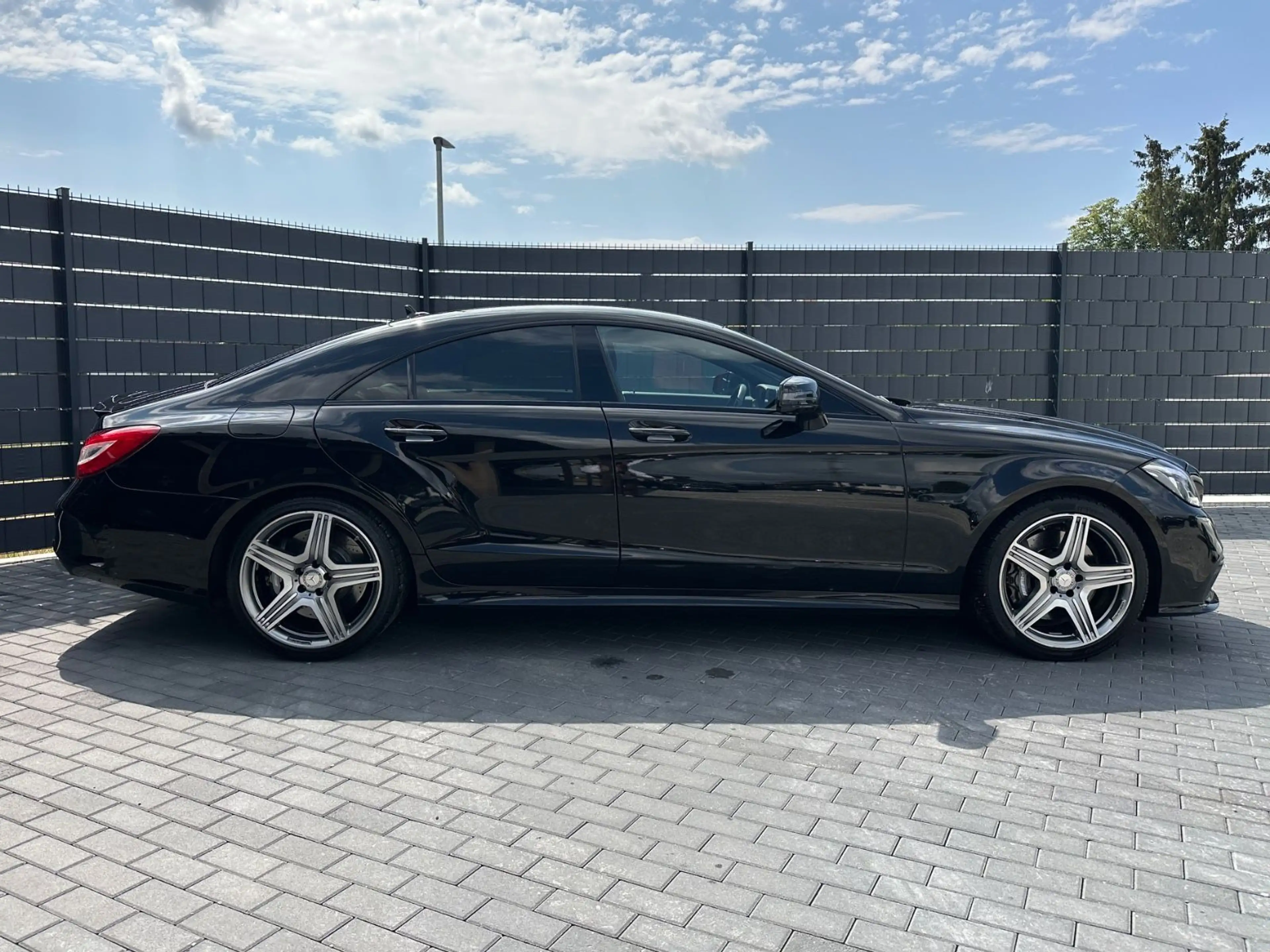 Mercedes-Benz CLS 63 AMG 4M*7G*DESIGNO*360*MEMORY*LED*KEYLESS — photo 5