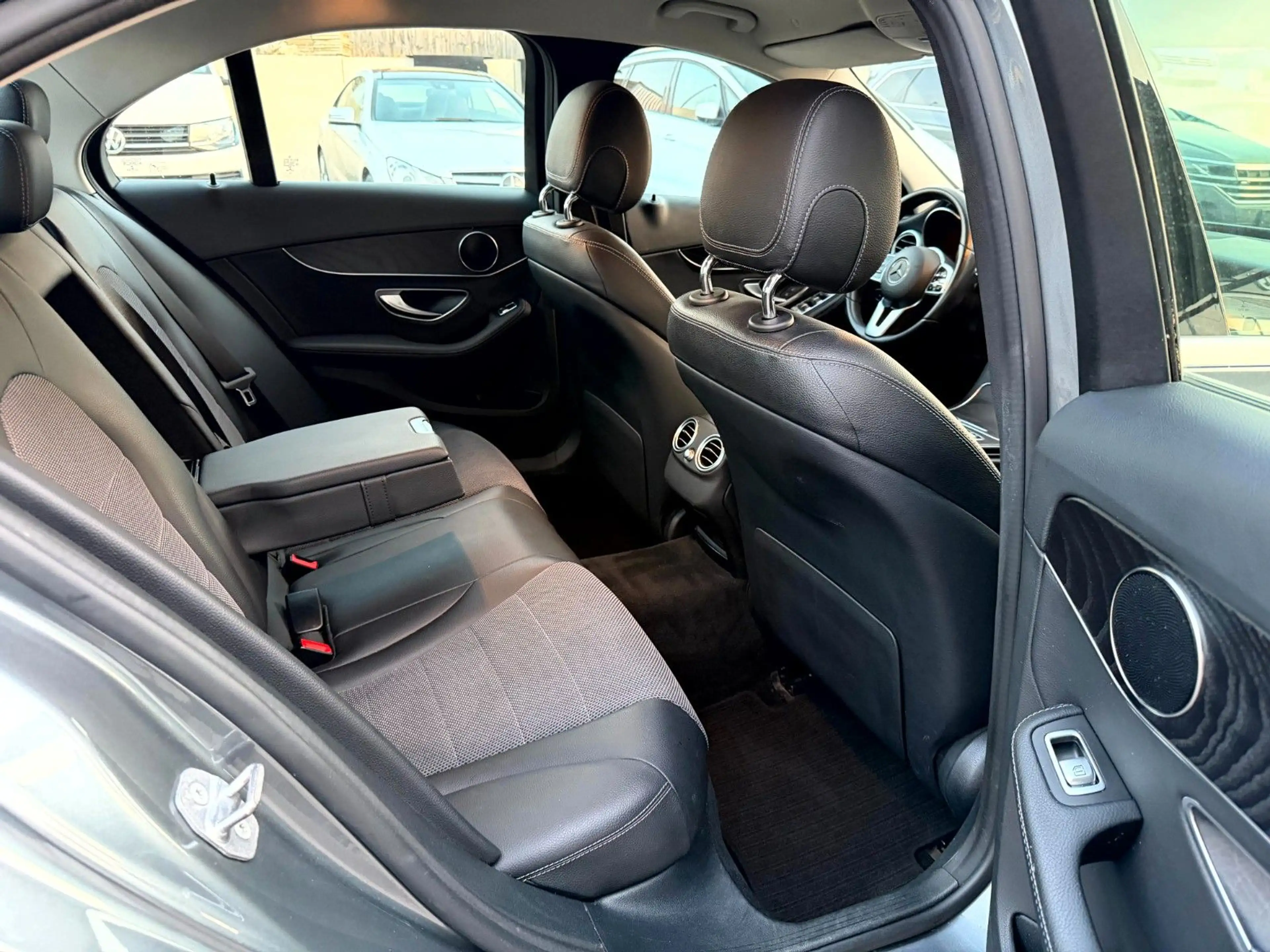 Mercedes-Benz C 220 d 9G 4-Matic Limo Navi_LED_360°_Distronic — photo 14