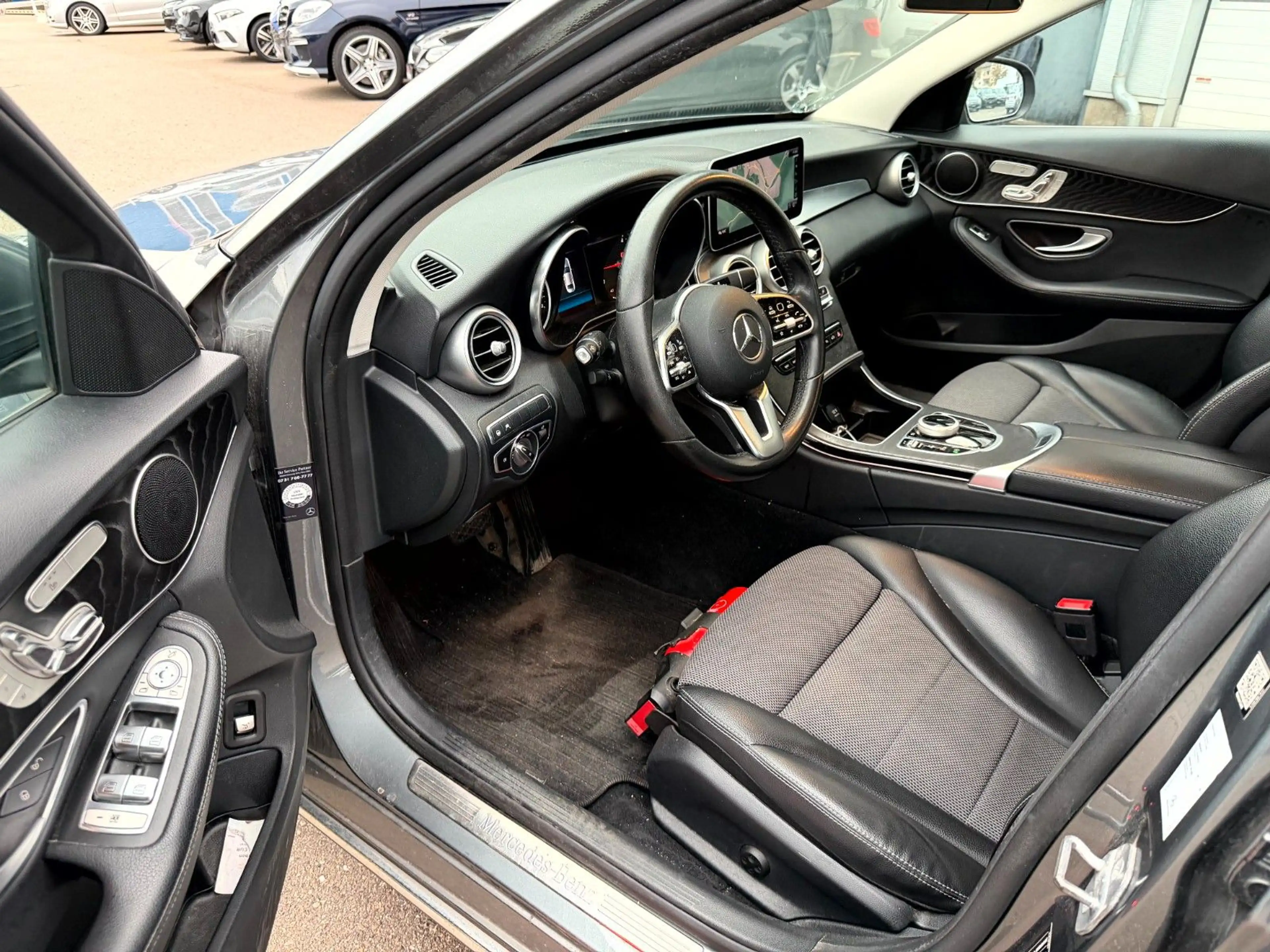 Mercedes-Benz C 220 d 9G 4-Matic Limo Navi_LED_360°_Distronic — photo 9