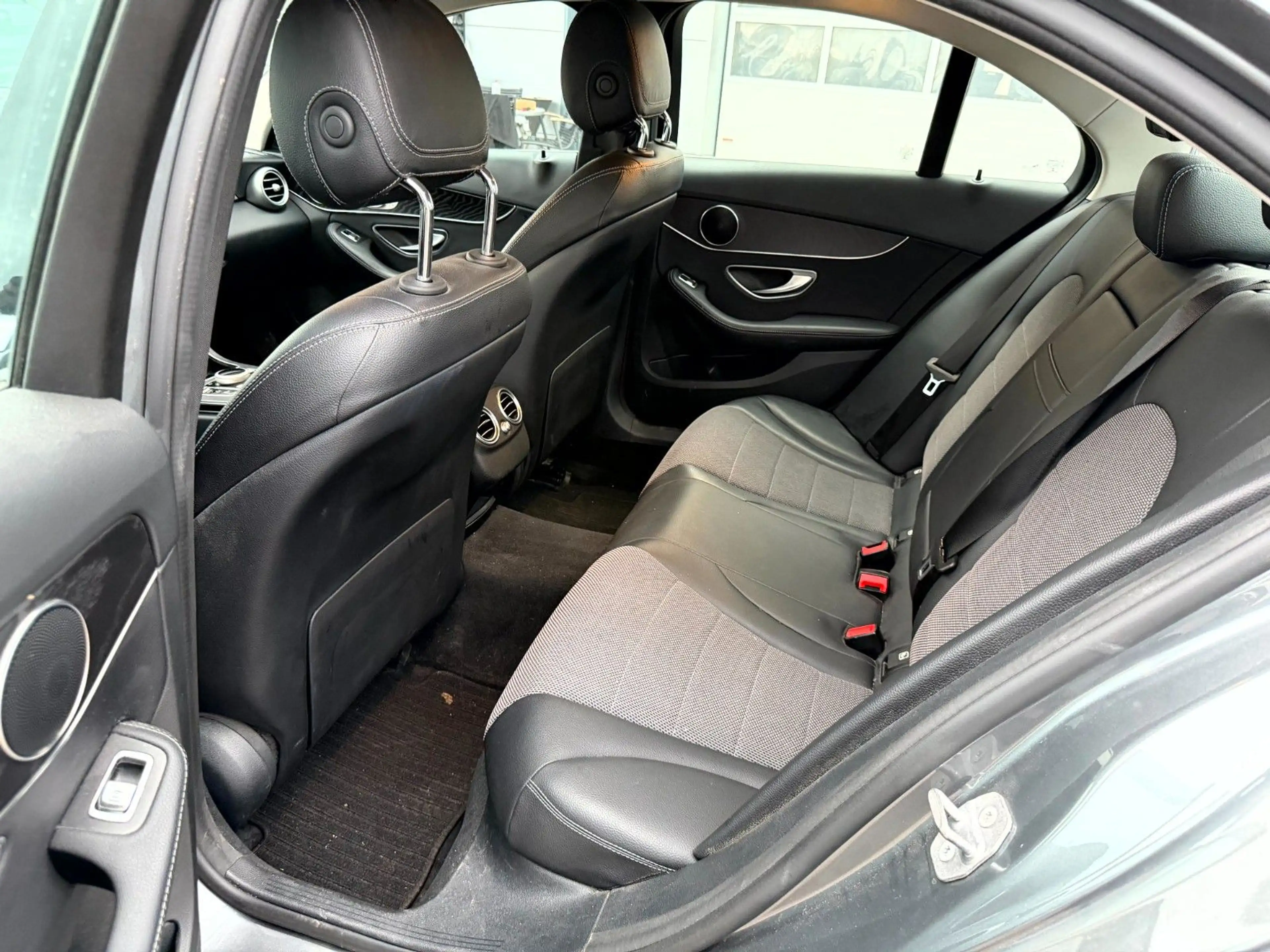 Mercedes-Benz C 220 d 9G 4-Matic Limo Navi_LED_360°_Distronic — photo 11