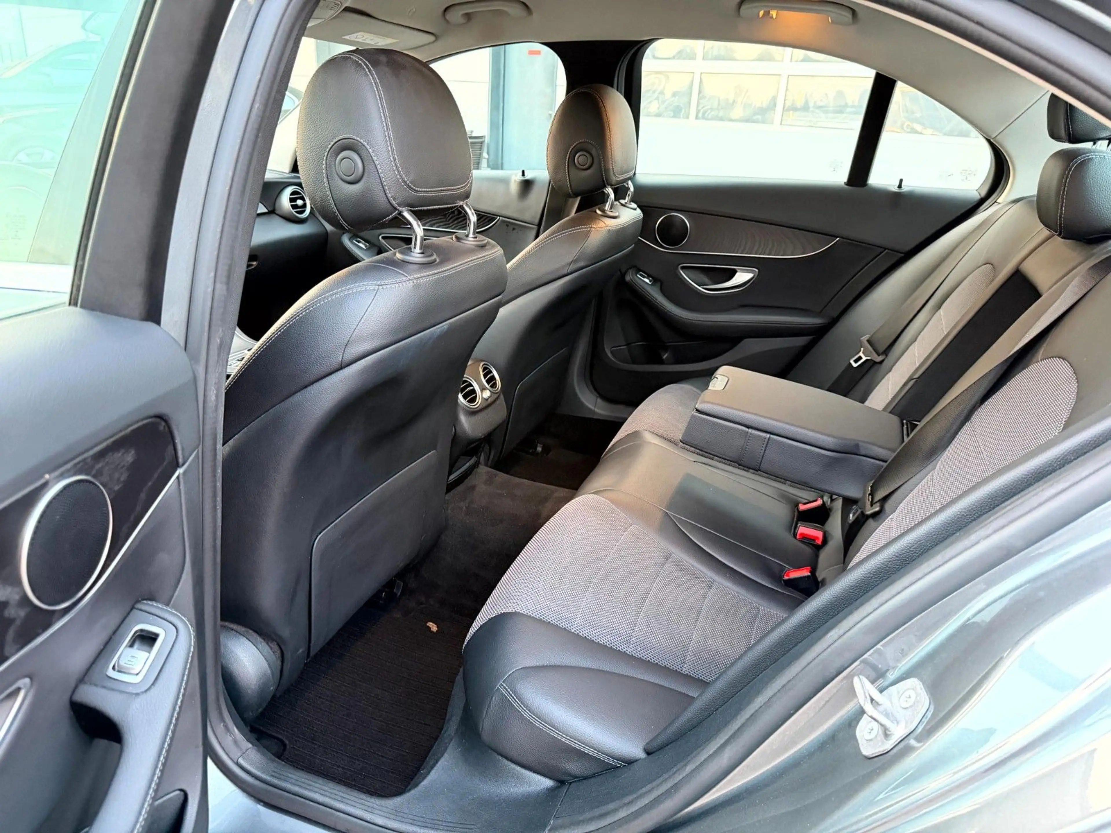 Mercedes-Benz C 220 d 9G 4-Matic Limo Navi_LED_360°_Distronic — photo 13