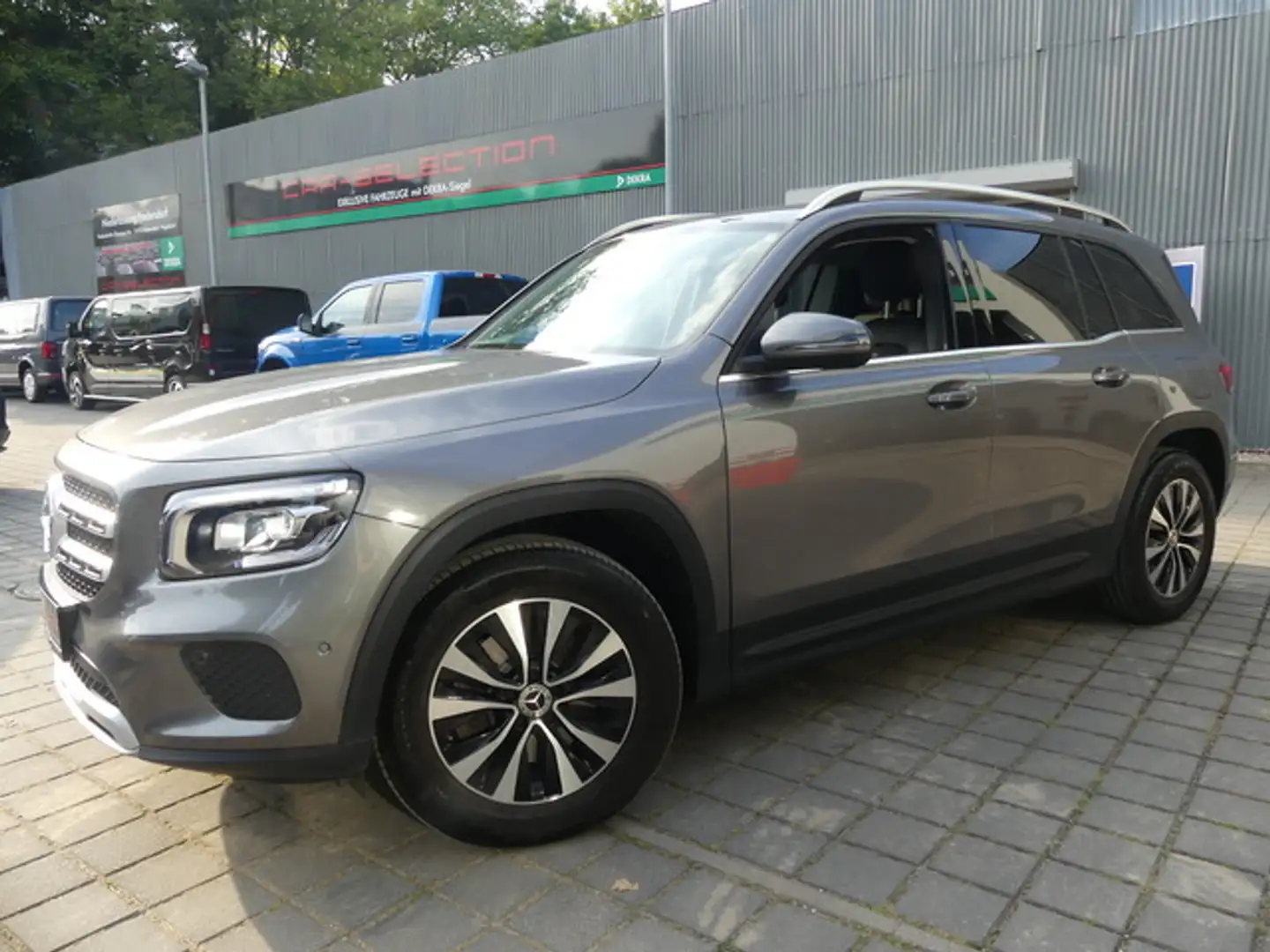 Mercedes-Benz GLB 250 MBUX LED/KAM/NAVI/WIDESCREEN Grijs - 2
