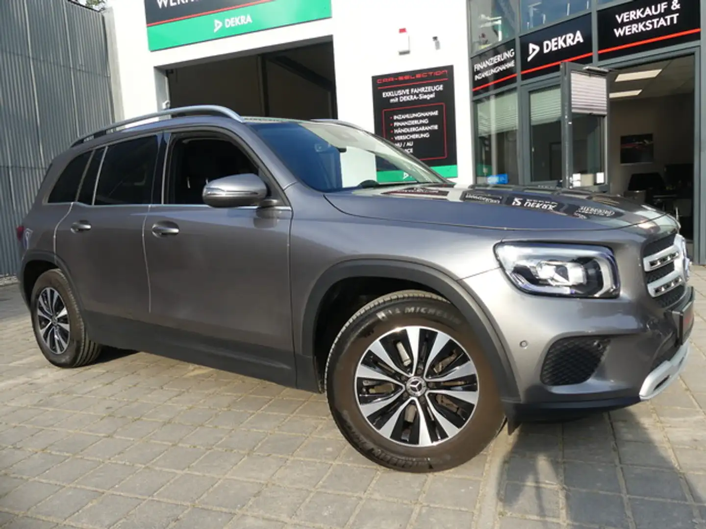 Mercedes-Benz GLB 250 MBUX LED/KAM/NAVI/WIDESCREEN Grijs - 1