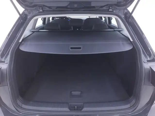 Volkswagen Golf view 14