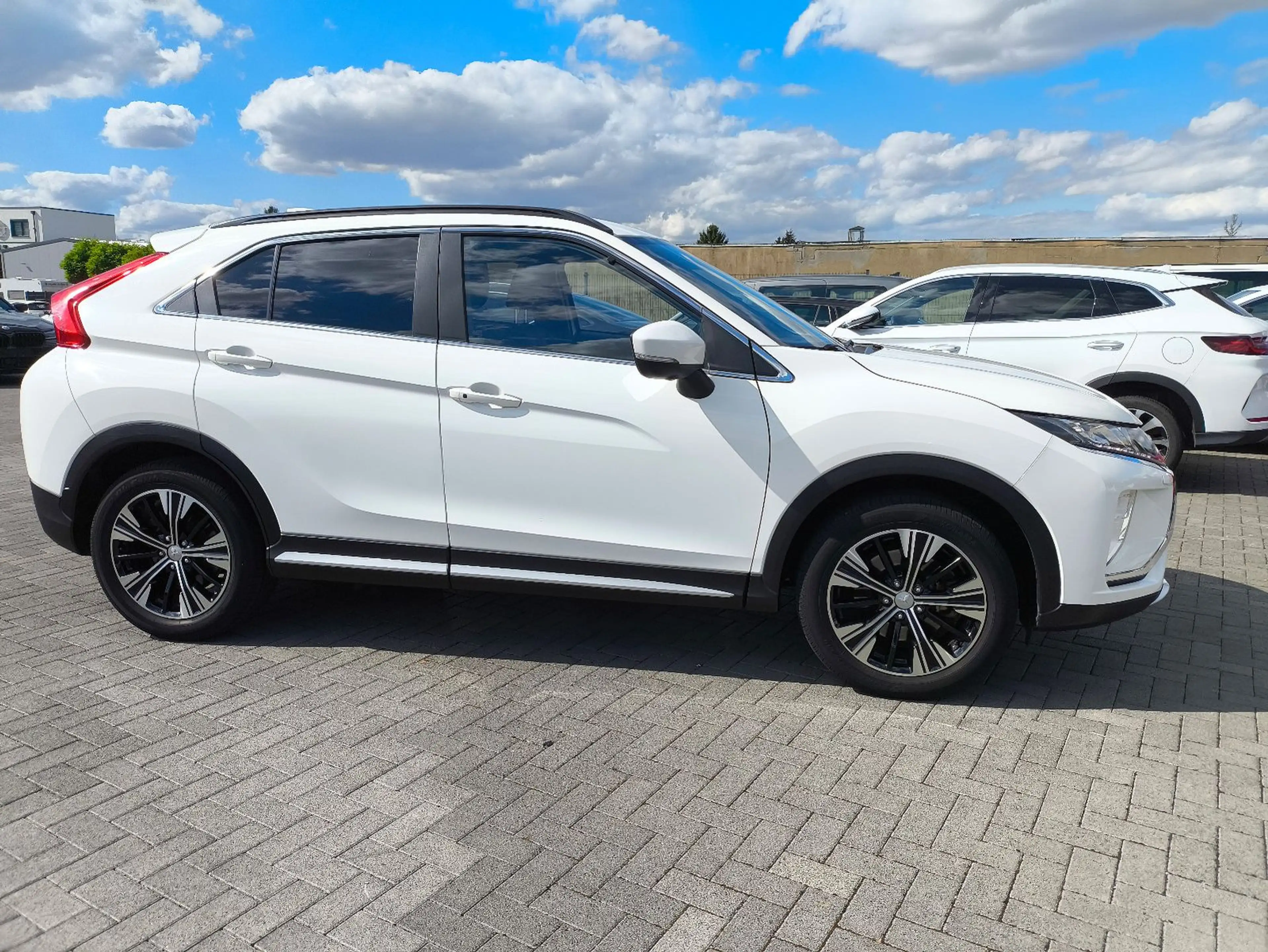 Mitsubishi Eclipse Cross 1 HAND,KLIMA,SITZHEIZUNG,PDC,ALU — photo 4