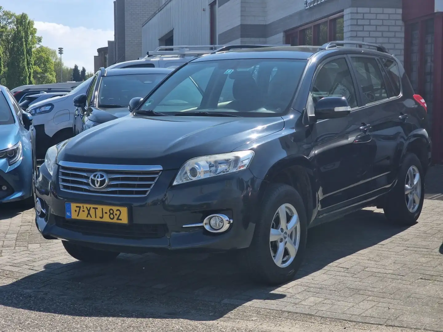 Toyota RAV 4 2.0 VVTi X-Style 2WD Grau - 1