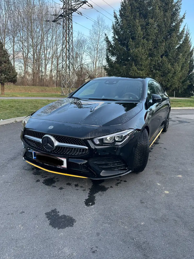 Mercedes-Benz CLA 180 d Shooting Brake AMG Line Schwarz - 1