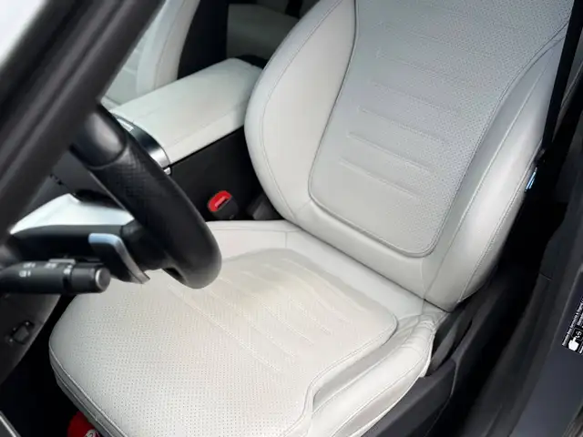 Mercedes-Benz C view 12