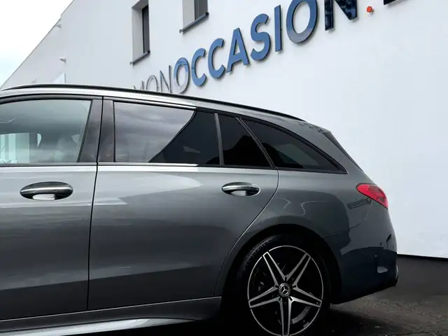 Mercedes-Benz C view 3